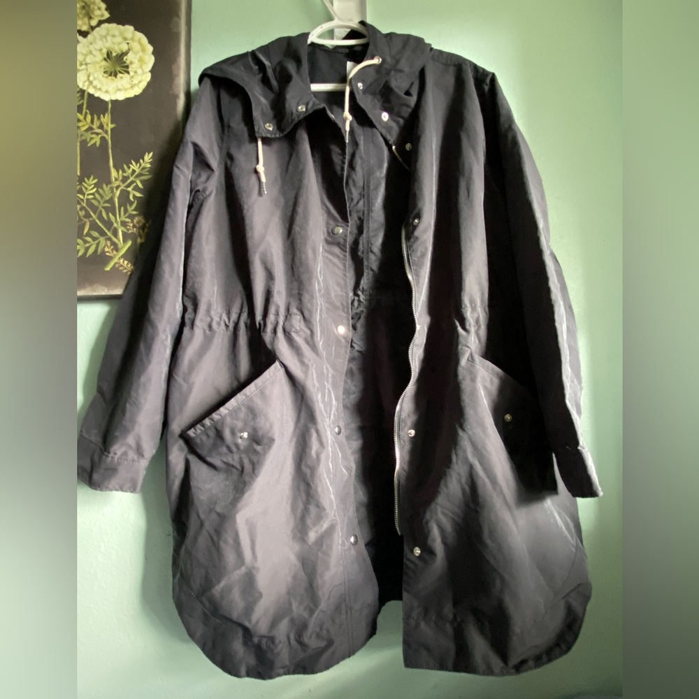 Old Navy lightweight parka. Size l. Navy blue